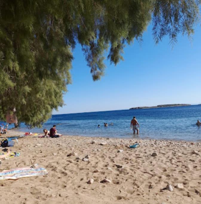 Lovely 1-Bedroom 2 Minutes From Beach أثينا المظهر الخارجي الصورة